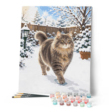 Laden Sie das Bild in den Galerie-Viewer, Schneeverzauberte Katze