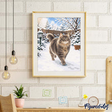 Laden Sie das Bild in den Galerie-Viewer, Schneeverzauberte Katze