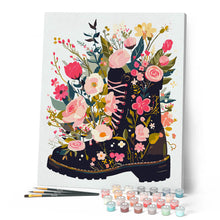 Laden Sie das Bild in den Galerie-Viewer, Stiefel mit Wildblumen
