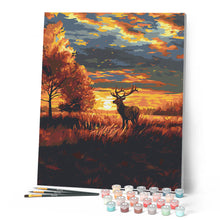 Laden Sie das Bild in den Galerie-Viewer, Majestätischer Hirsch im Herbstsonnenuntergang