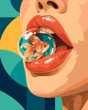 Laden Sie das Bild in den Galerie-Viewer, Malen nach Zahlen Figured'Art – Goldfischblase auf glänzenden Lippen