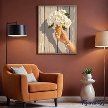 Laden Sie das Bild in den Galerie-Viewer, Bouquet aus weißem Hortensieneis