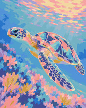 Laden Sie das Bild in den Galerie-Viewer, Malen nach Zahlen Figured'Art – Kaleidoskopische Schildkröte unter pastellfarbenem Wasser