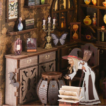 Laden Sie das Bild in den Galerie-Viewer, Book Nook - Die Kammer des Alchemisten