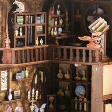 Laden Sie das Bild in den Galerie-Viewer, Book Nook - Die Kammer des Alchemisten