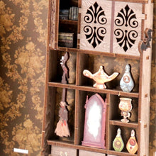 Laden Sie das Bild in den Galerie-Viewer, Book Nook - Die Kammer des Alchemisten