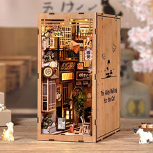 Laden Sie das Bild in den Galerie-Viewer, Book Nook - Die Japanische Gasse Figured'Art