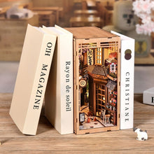 Laden Sie das Bild in den Galerie-Viewer, Book Nook - Die Japanische Gasse