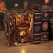 Laden Sie das Bild in den Galerie-Viewer, Book Nook - Die Alte Bibliothek