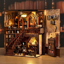 Laden Sie das Bild in den Galerie-Viewer, Book Nook - Die Alte Bibliothek