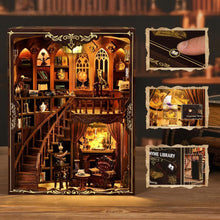 Laden Sie das Bild in den Galerie-Viewer, Book Nook - Die Alte Bibliothek