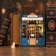 Laden Sie das Bild in den Galerie-Viewer, Book Nook - Der Pergola-Lesesaal