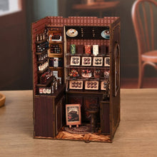 Laden Sie das Bild in den Galerie-Viewer, Book Nook - Das Süße Haus
