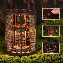 Laden Sie das Bild in den Galerie-Viewer, Book Nook - Der Baum der Erkenntnis