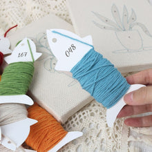 Laden Sie das Bild in den Galerie-Viewer, Punch Needle mit Rahmen - Goldener Mais
