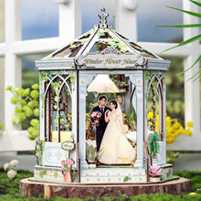 Laden Sie das Bild in den Galerie-Viewer, Miniaturhaus - Windsor Blumenhaus