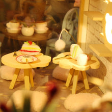Laden Sie das Bild in den Galerie-Viewer, Miniaturhaus - Garten des Katzenkaffees