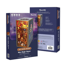 Laden Sie das Bild in den Galerie-Viewer, Book Nook - Miras Magisches Haus