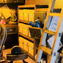 Laden Sie das Bild in den Galerie-Viewer, Book Nook - Miras Magisches Haus