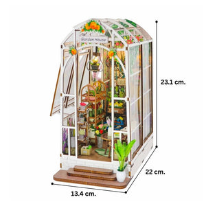 Book Nook - Gewächshaus und Blumen