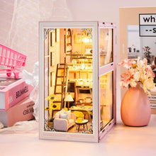 Laden Sie das Bild in den Galerie-Viewer, Book Nook - Rosa Loft