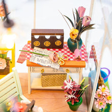 Laden Sie das Bild in den Galerie-Viewer, Miniaturhaus - Oder Sonnige Blume