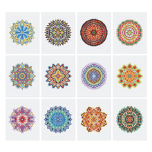 Laden Sie das Bild in den Galerie-Viewer, Mini Serie Diamond Painting - Mandala Kunst