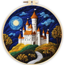 Laden Sie das Bild in den Galerie-Viewer, Nadelfilzen Needle Felting - Schloss bei Nacht