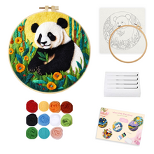 Laden Sie das Bild in den Galerie-Viewer, Nadelfilzen Panda in einem Sonnenblumenfeld