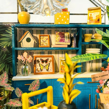 Laden Sie das Bild in den Galerie-Viewer, Miniaturhaus - Sonniges Gewächshaus