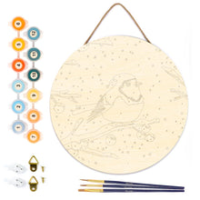 Laden Sie das Bild in den Galerie-Viewer, Malen nach Zahlen auf Holzscheibe - Winterlicher Rotkehlchen