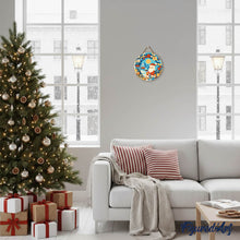 Laden Sie das Bild in den Galerie-Viewer, Malen nach Zahlen auf Holzscheibe - Kranz und Weihnachtsmann