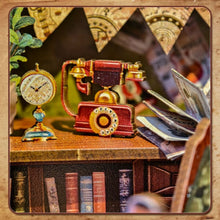 Laden Sie das Bild in den Galerie-Viewer, Book Nook - Buchhandlung Musik &amp; Erinnerungen