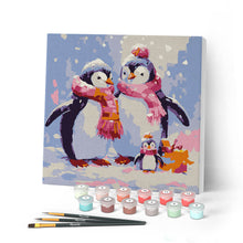 Laden Sie das Bild in den Galerie-Viewer, Mini Malen nach Zahlen mit Rahmen - Pinguinfamilie im Schnee