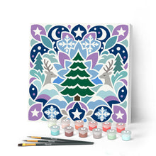 Laden Sie das Bild in den Galerie-Viewer, Malen nach Zahlen Figured'Art – Mini Malen nach Zahlen mit Rahmen - Weihnachts-Mandala