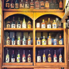 Laden Sie das Bild in den Galerie-Viewer, Miniaturhaus - Sakura Sake Bar