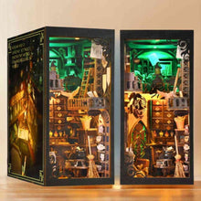Laden Sie das Bild in den Galerie-Viewer, Book Nook - Das Haus des Zauberers