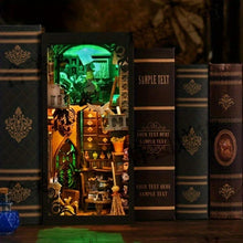 Laden Sie das Bild in den Galerie-Viewer, Book Nook - Das Haus des Zauberers