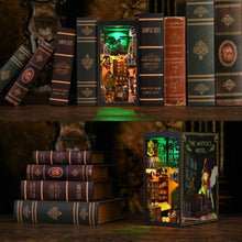 Laden Sie das Bild in den Galerie-Viewer, Book Nook - Das Haus des Zauberers