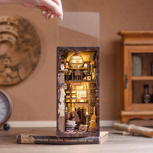 Book Nook - Magischer Apotheker