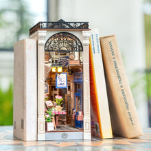 Laden Sie das Bild in den Galerie-Viewer, Book Nook - Begegnung in der Arcade