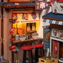 Laden Sie das Bild in den Galerie-Viewer, Book Nook - Sakura Weingasse