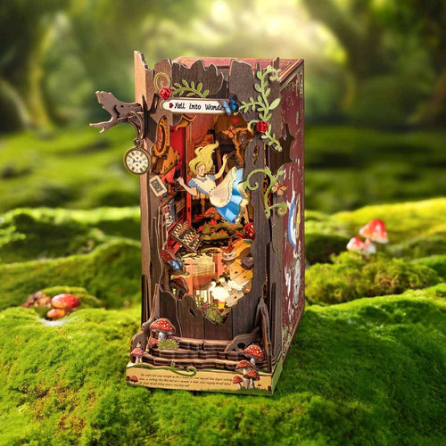 Book Nook - Alice Abenteuer