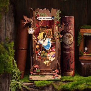 Book Nook - Alice Abenteuer