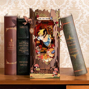 Book Nook - Alice Abenteuer