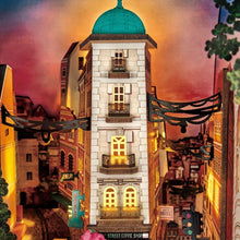 Laden Sie das Bild in den Galerie-Viewer, Book Nook - Straßenszene