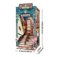 Laden Sie das Bild in den Galerie-Viewer, Book Nook - Straßenszene