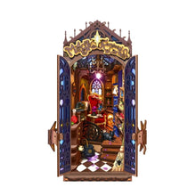 Laden Sie das Bild in den Galerie-Viewer, Book Nook - Magische Fantasie-Ecke