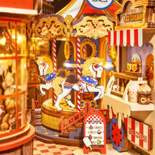 Laden Sie das Bild in den Galerie-Viewer, Book Nook - Märchenhafter Vergnügungspark