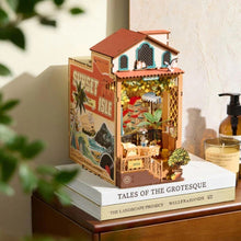 Laden Sie das Bild in den Galerie-Viewer, Book Nook - Sonnenuntergangsinsel